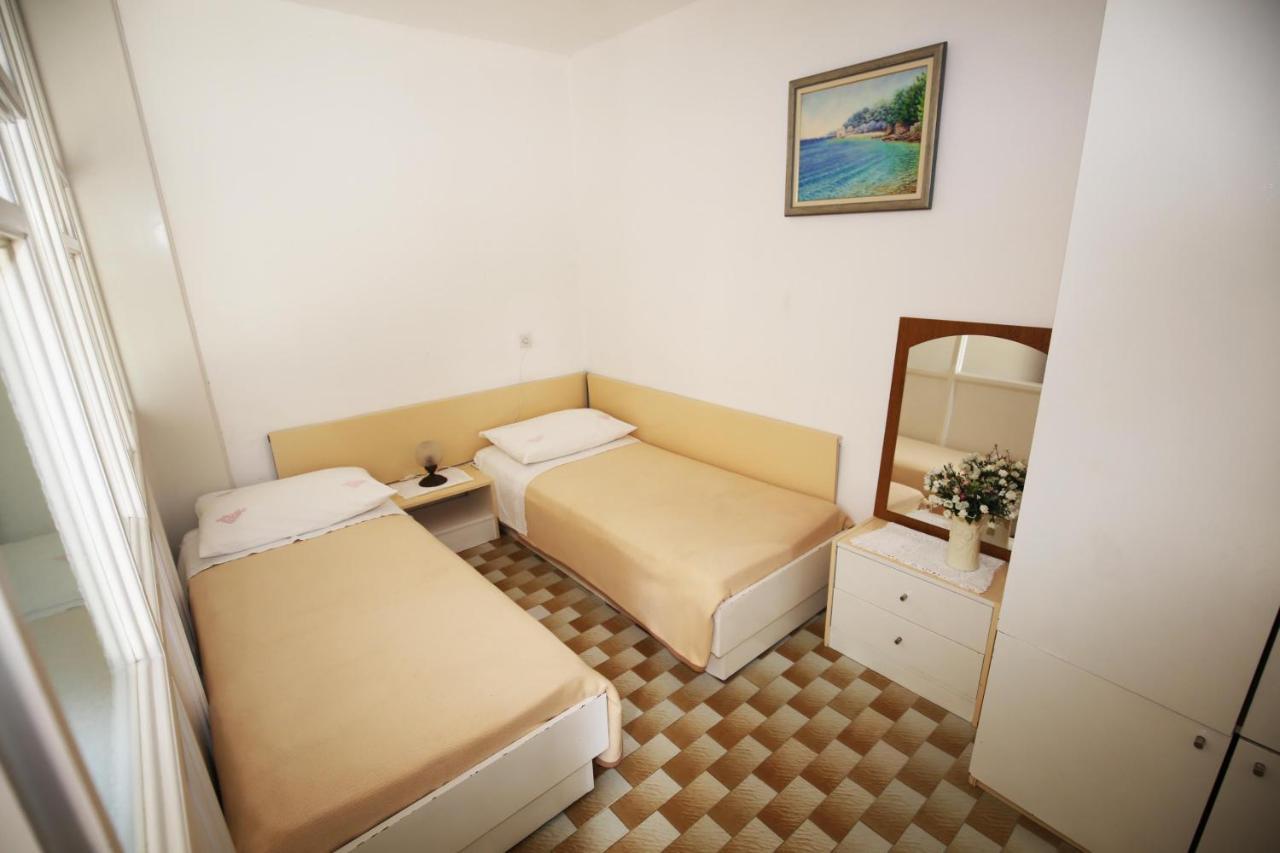 Apartments By The Sea Bol, Brac - 13413 Buitenkant foto