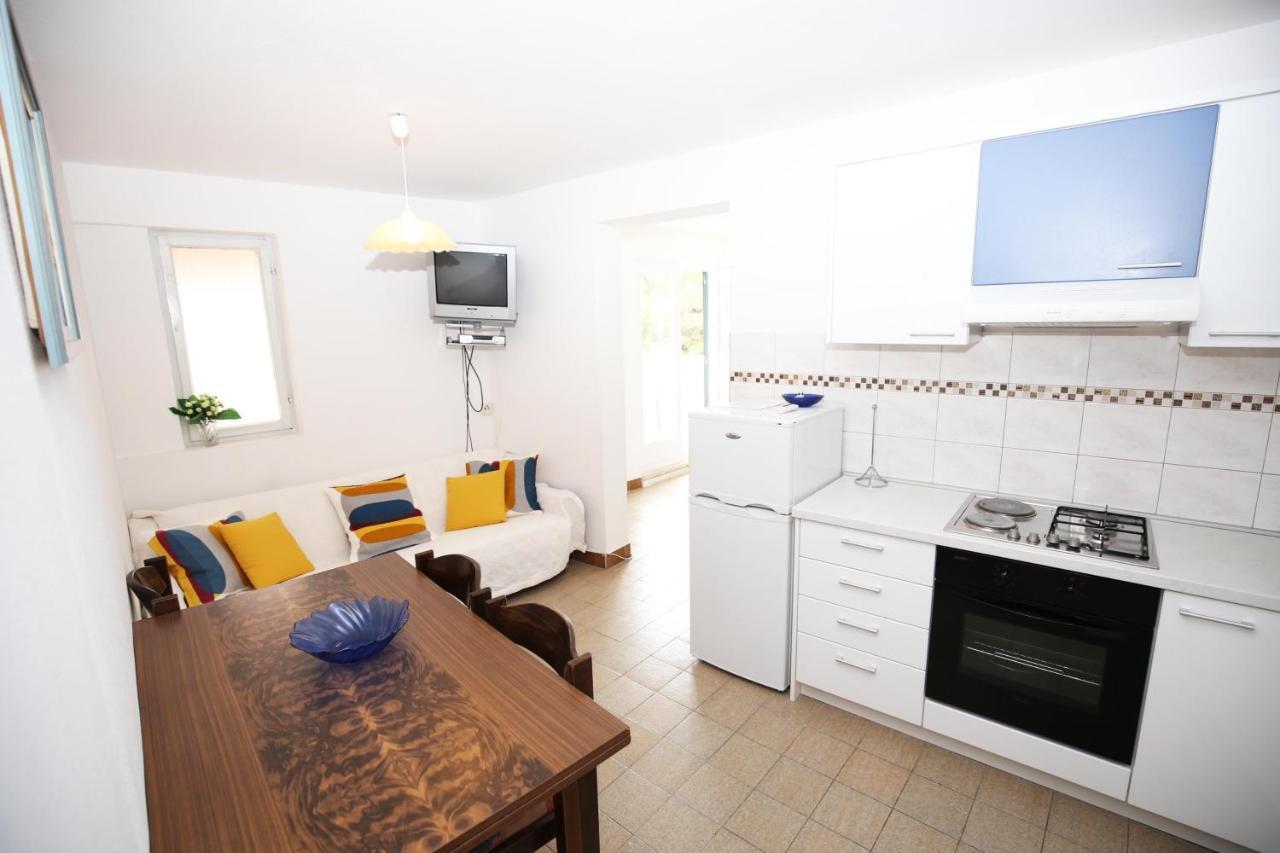 Apartments By The Sea Bol, Brac - 13413 Buitenkant foto